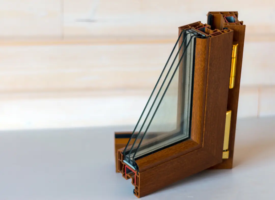 Installation de fenêtre en bois sur mesure Surgères